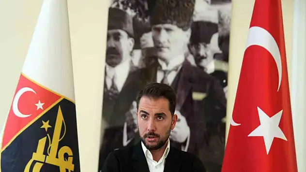 Barış Kanbak: Ülkemizde gençlere şans verebilmek bazen cesaret istiyor