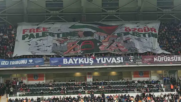 Başakşehir taraftarından Filistin'e destek