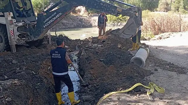 Başkale Belediyesi'nden kırsal mahallelere altyapı desteği