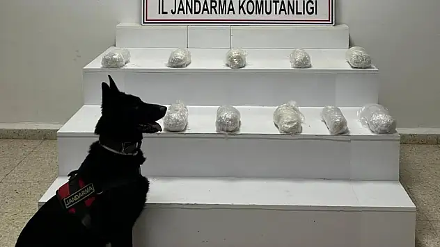 Başkale'de kilolarca metamfetamin ele geçirildi