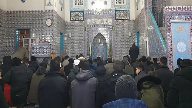 Başkale'de Regaip Kandili dualarla idrak edildi