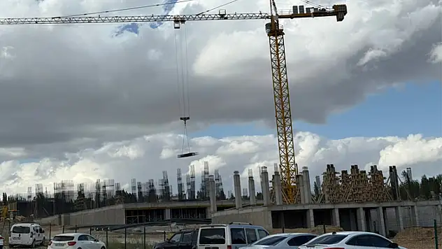 Başkale Devlet Hastanesi'nde çalışmalar hızla sürüyor