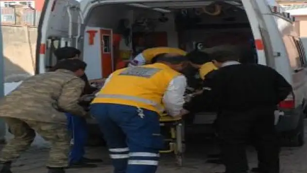 ZEHİRLENEN 3 ASKERDEN 1'İ HAYATINI KAYBETTİ