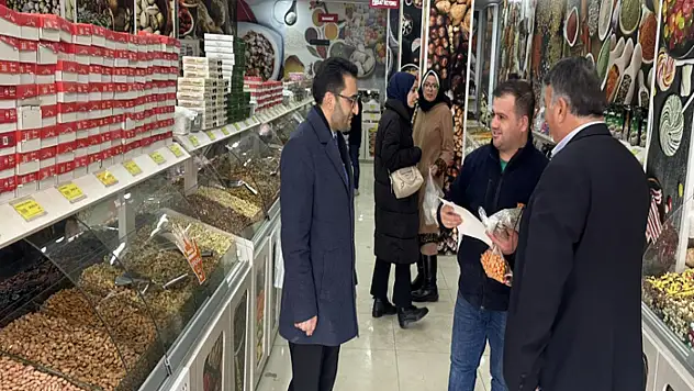 Başkan Adayı İrven, Erciş'te çalışmalarını sürdürüyor