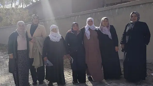 Başkan Ilıkan, Mollahüseyin Mahallesi'nde saha çalışması düzenledi