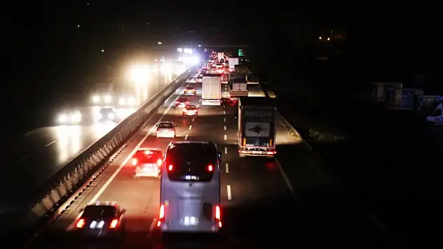 Bayram yoğunluğu başladı: Tatilciler yola çıktı