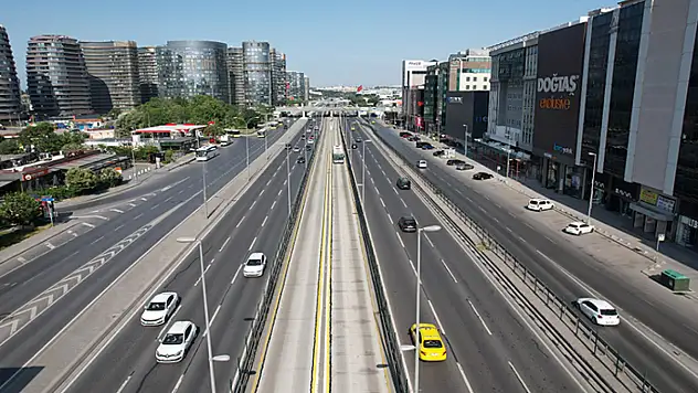 Bayramın ilk gününde yollar boş kaldı