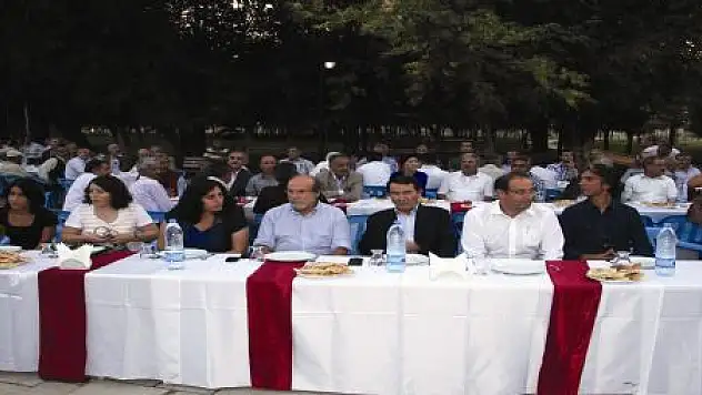 BİZ SAVAŞIN BİTMESİNİ İSTİYORUZ