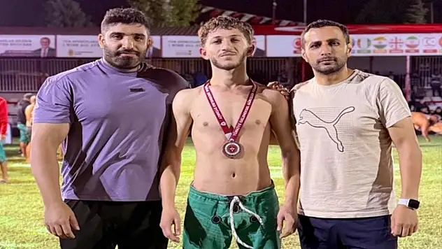 Bedirhan Durğun Türkiye üçüncüsü oldu