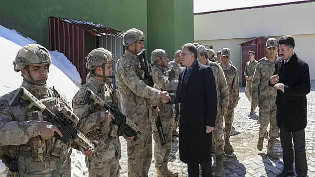 Belbuka Üs Bölgesinde Bayramlaşma 