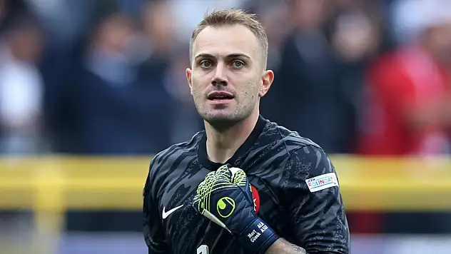 Beşiktaş'ta Mert Günok ile yollar ayrıldı