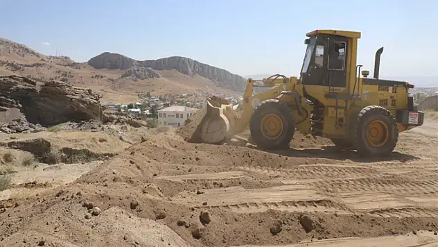 Beyüzümü Mahallesi'nde yol düzeltme ve dolgu çalışmaları tamamlandı