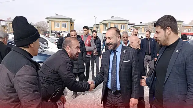 Bilici'den Tuşba Açık Oto Pazarına ziyaret