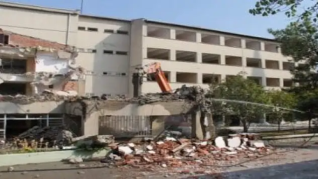 İLLER BANKASI YIKILIYOR