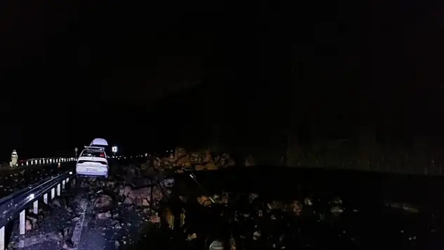 Bitlis'te etkili olan yağış heyelana neden oldu