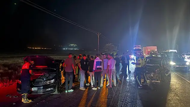 Bitlis'te trafik kazası: 4 yaralı