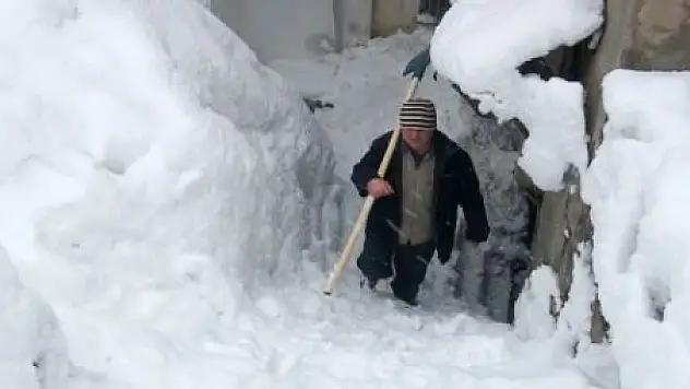 Van'da 218  köy  yolu  ulaşıma kapandı