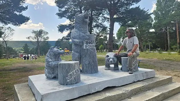Boz Ayı heykeli Sarıkamış'ta