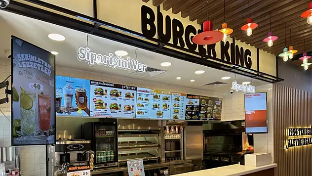 Burger Kıng ve Popeyes Erciş'te hizmete açıldı