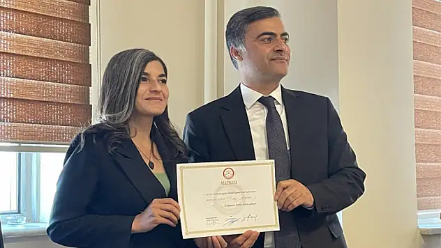 Büyükşehir Belediye Başkanı Zeydan mazbatasını aldı