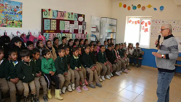 Büyükşehir Belediyesi Hacivat-Karagöz oyununu kırsala taşıdı