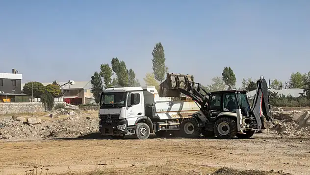 Büyükşehir'den kapsamlı hafriyat çalışması
