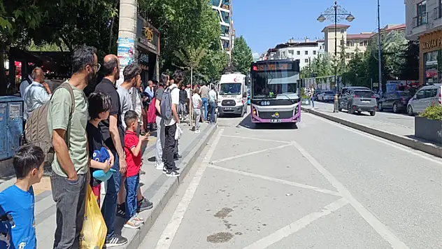 Büyükşehir'den ücretsiz ulaşım hizmeti