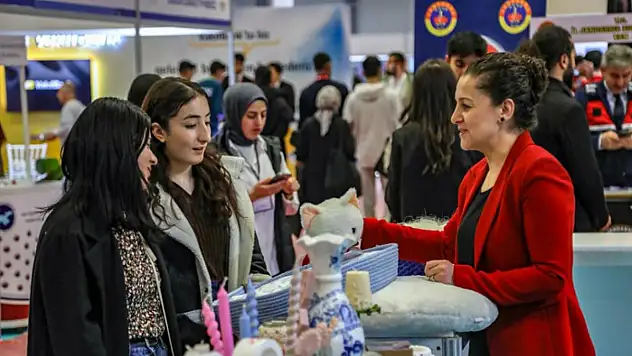 Büyükşehir, Doğu Anadolu Kariyer Fuarı'nda