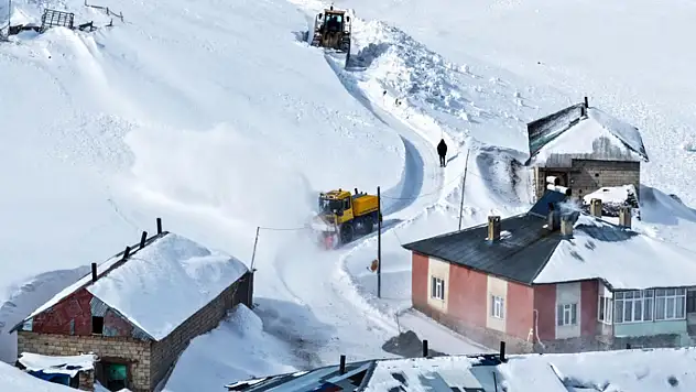 Büyükşehir kırsalda karla mücadelesini sürdürüyor