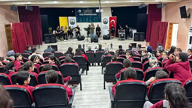 Büyükşehir konservatuvarı ilçe konserlerine Bahçesaray'da start verdi