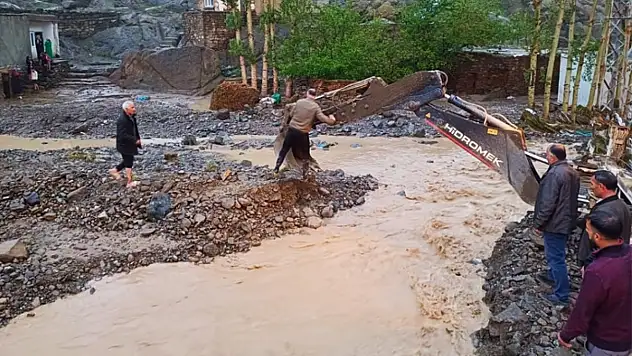 Büyükşehir sel bölgesi için seferber oldu 