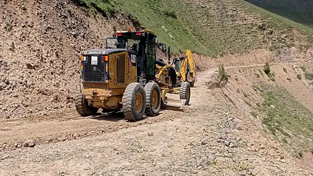 Büyükşehir yol çalışmalarını sürdürüyor