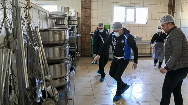 Büyükşehir zabıtasından güvenli gıda için sıkı denetim