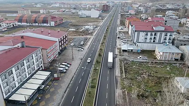 Çaldıran Belediyesi, orta refüj ve kaldırım yapımı için ihaleye çıkıyor