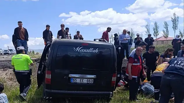 Çaldıran'da trafik kazası: 8 yaralı