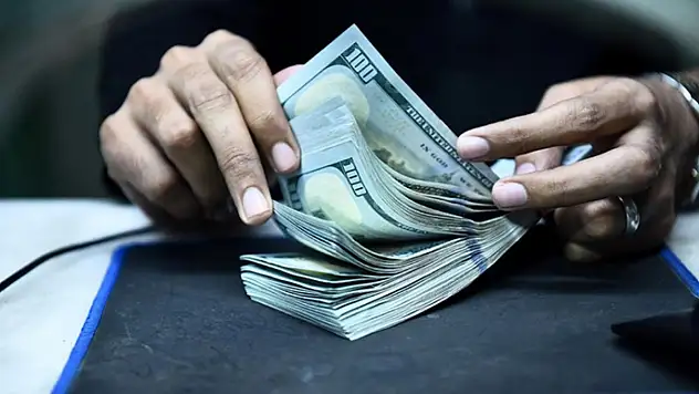 Cari denge Nisan'da 5,29 milyar dolar açık verdi