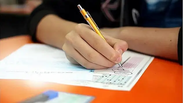 Çatak Kaymakamlığı'ndan öğrencilere destek