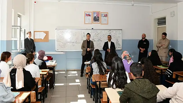 Çatak'ta öğrencilere kitap desteği