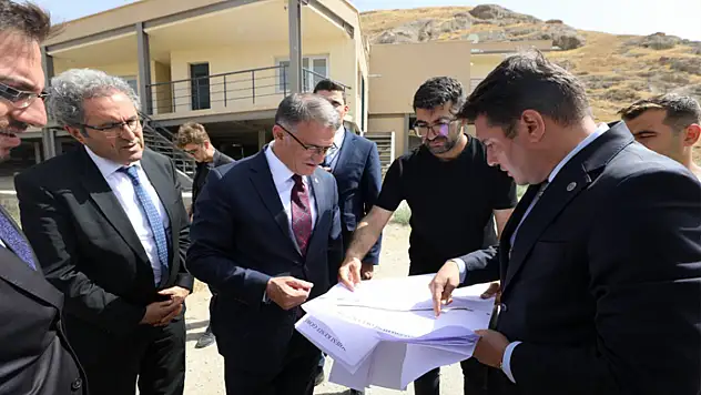 Çavuştepe Kalesinde kazı çalışmaları sürüyor