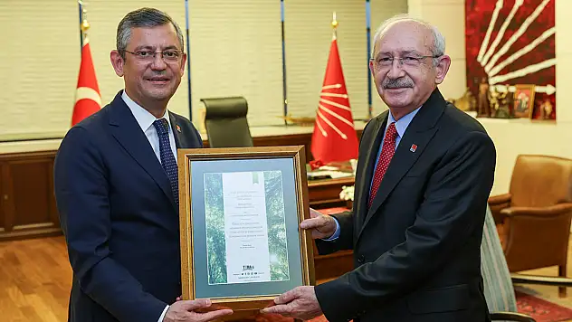 CHP'de Devir Teslim Yapıldı