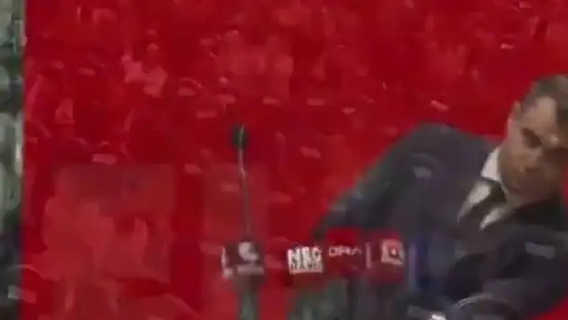 CHP İzmir'de tek aday Çağatay Güç, kürsüde bayıldı