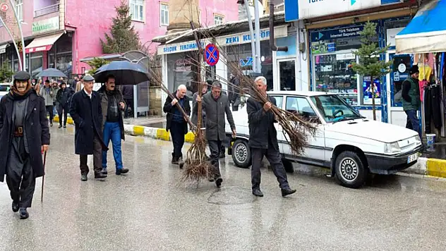 Çiftçilere kiraz ve vişne fidanı desteği