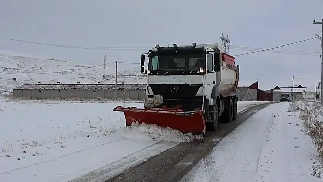 Çobanoğlu ve Yeşilsu Mahallelerinde kar çalışması