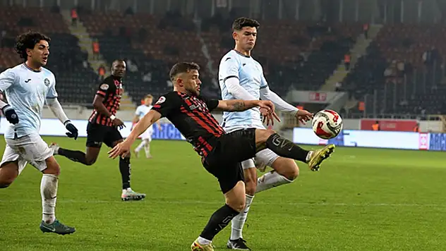 Çorumspor, Adana Demirspor'u 4 golle geçti