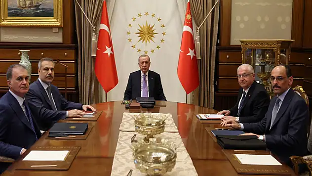 Cumhurbaşkanı Erdoğan başkanlığında güvenlik toplantısı gerçekleştirildi