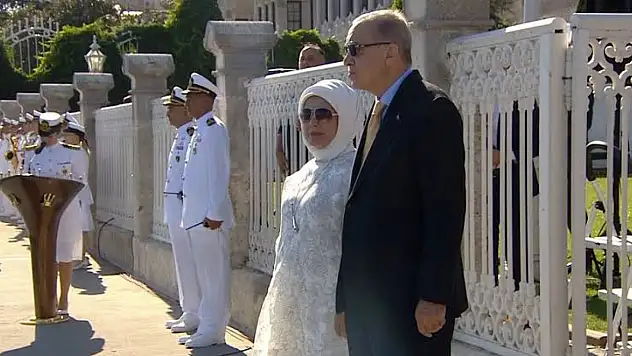 Cumhurbaşkanı Erdoğan, Boğaz geçişi yapan 9 gemiyi selamladı