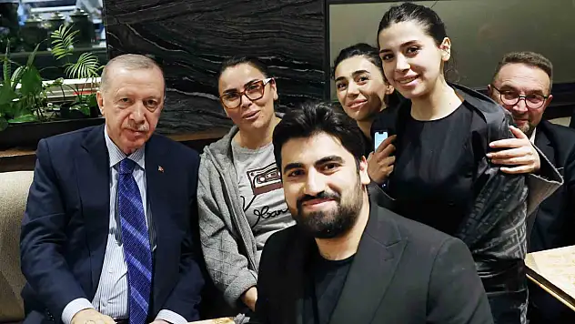 Cumhurbaşkanı Erdoğan, kafede vatandaşlarla sohbet etti