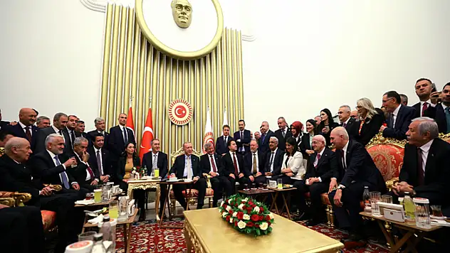 Cumhurbaşkanı Erdoğan, TBMM'de parti lideriyle buluştu