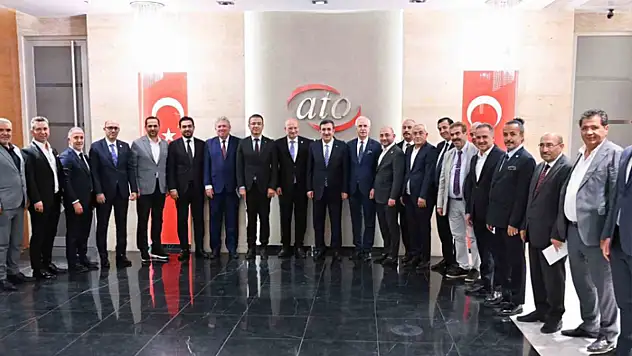 Cumhurbaşkanı Yardımcısı Yılmaz, sektör temsilcileriyle bir araya geldi