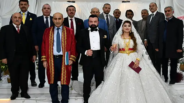 Çuyrak Ailesi'nin mutlu günü